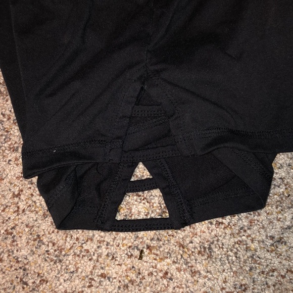 Shorts - Picture 3 of 4